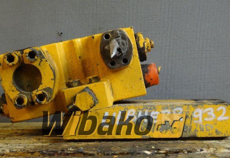 Cylinder valve Liebherr R932