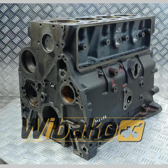 Block Engine / Motor Case 4-390 3906406/32486